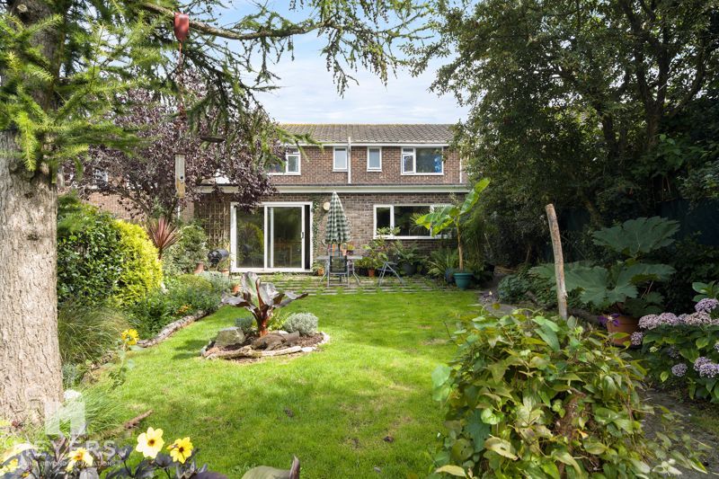 4 bed detached house for sale in Hillside Road, Wool BH20, £450,000