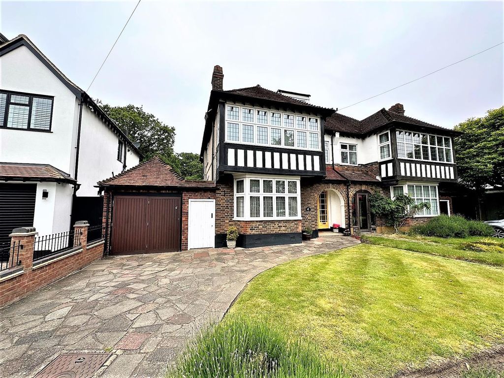 5 bed property for sale in Petts Wood Road, Petts Wood, Orpington BR5, £975,000