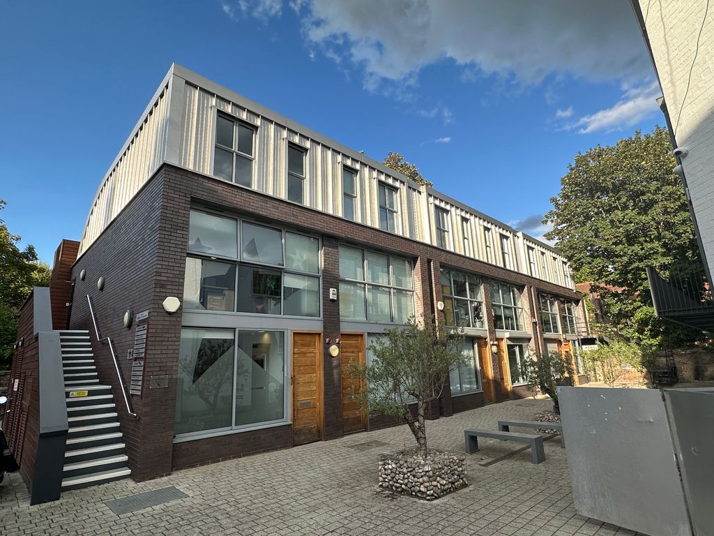 Office to let in Units 4 & 10, Turnham Green Terrace Mews, Chiswick W4, £84,000 pa