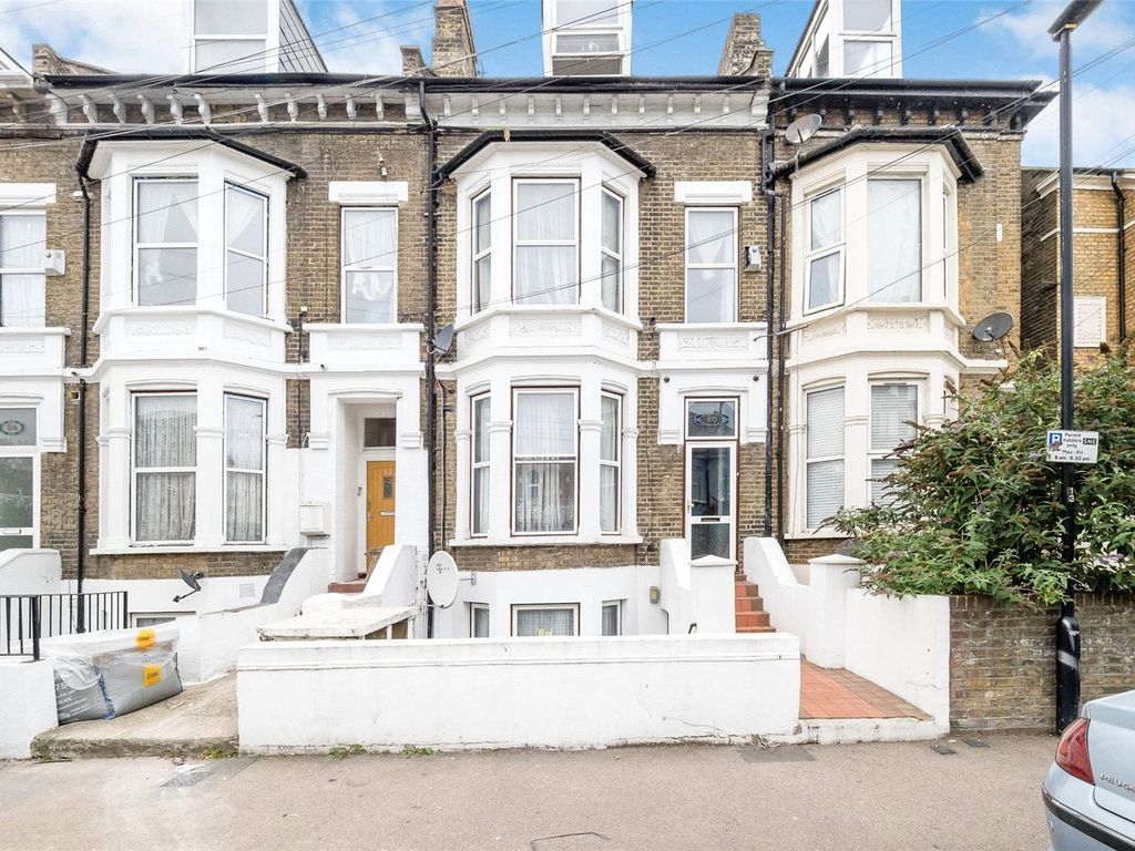 8 bed terraced house for sale in Margery Park Road, London E7, £800,000
