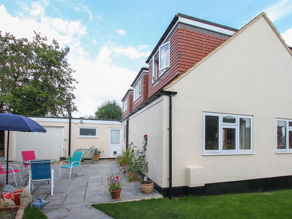 4 bed detached house for sale in Nine Ashes Road, Nine Ashes, Ingatestone CM4, £725,000