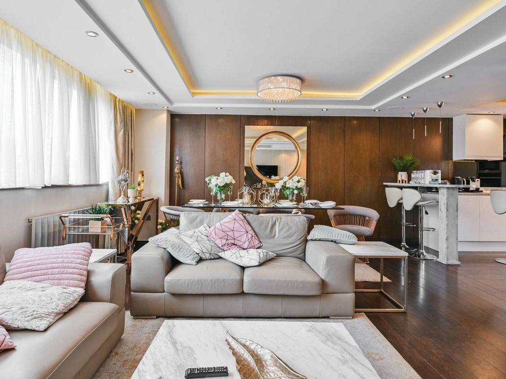 4 bed flat for sale in George Street, Marylebone, London W1U, £1,950,000