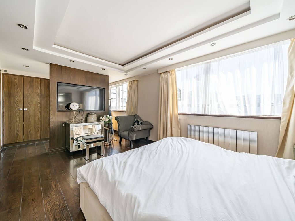 4 bed flat for sale in George Street, Marylebone, London W1U, £1,950,000