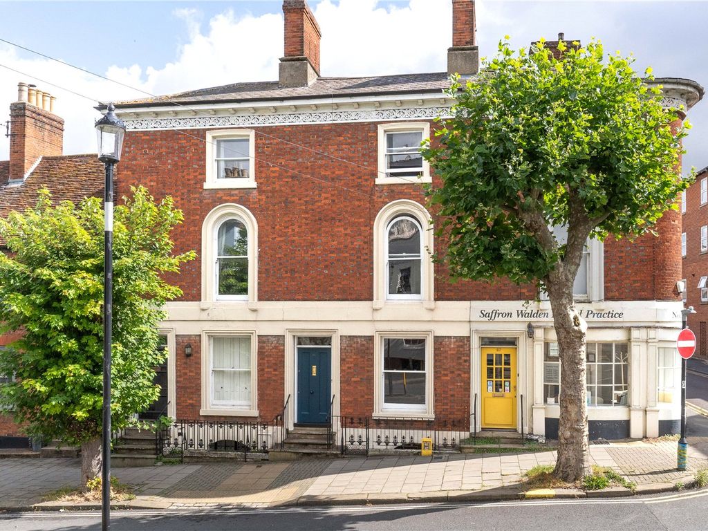 3 bed terraced house for sale in High Street, Saffron Walden, Essex CB10, £635,000