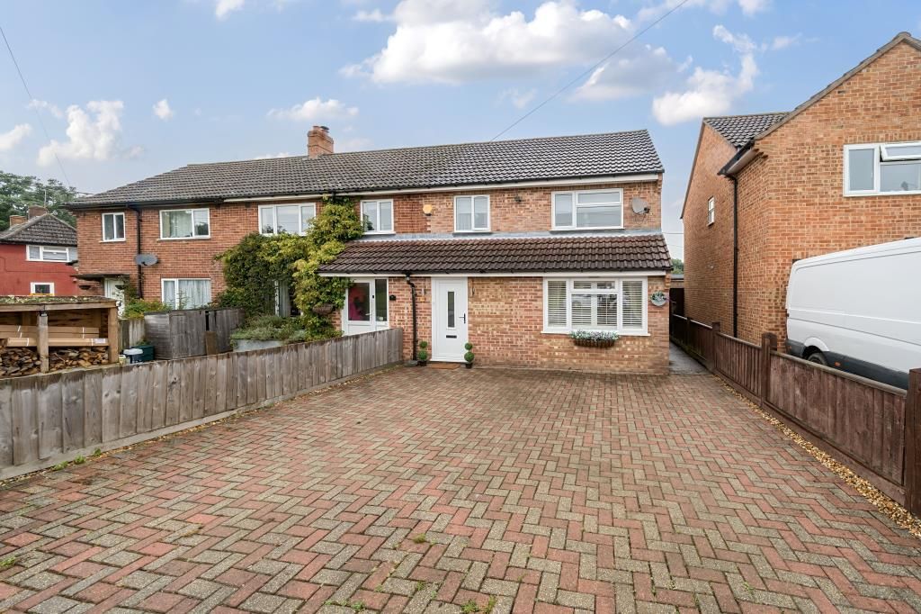 3 bed terraced house for sale in Bucklebury, Thatcham RG7, £375,000