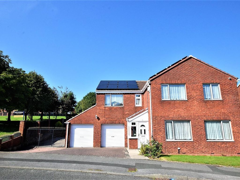 4 bed property for sale in Berwick Chase, Oakerside Park, Peterlee, County Durham SR8, £425,000