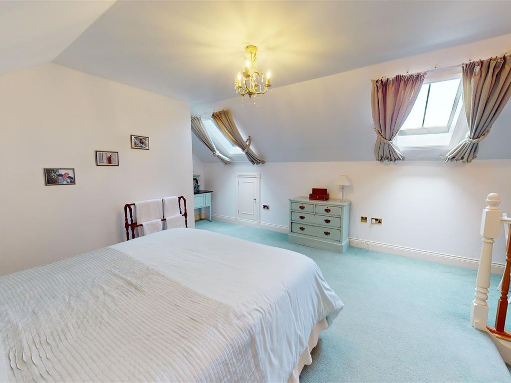 3 bed town house for sale in Cowbridge CF71, £575,000