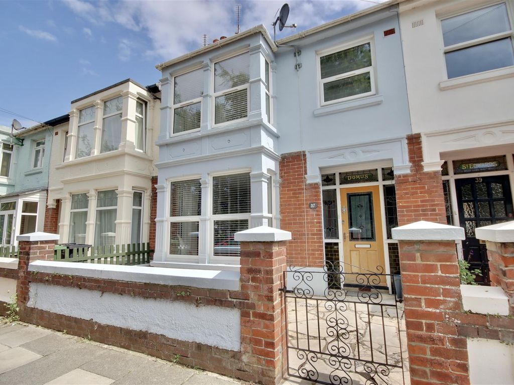 3 bed terraced house for sale in Lakeside Avenue, Portsmouth PO3, £375,000