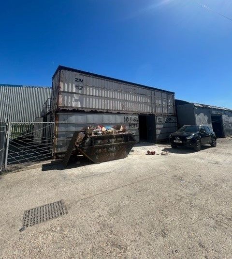 Industrial to let in Selinas Lane, Chadwell Heath, Romford RM8, £15,000 pa