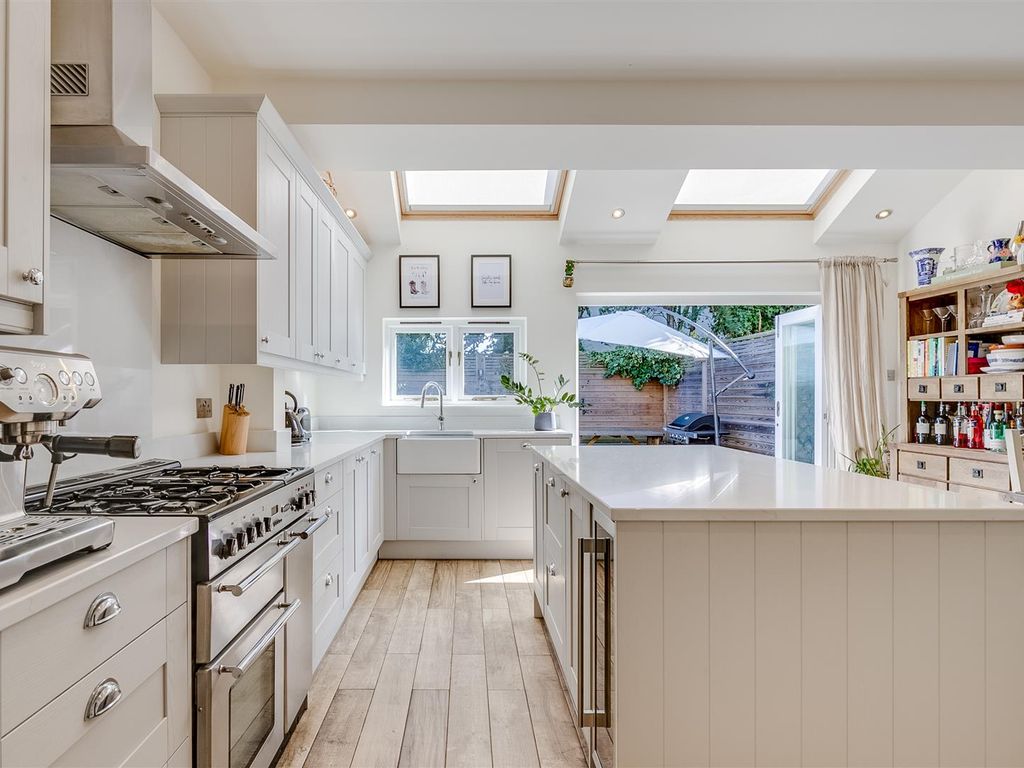 4 bed property for sale in Brookwood Road, London SW18, £1,200,000
