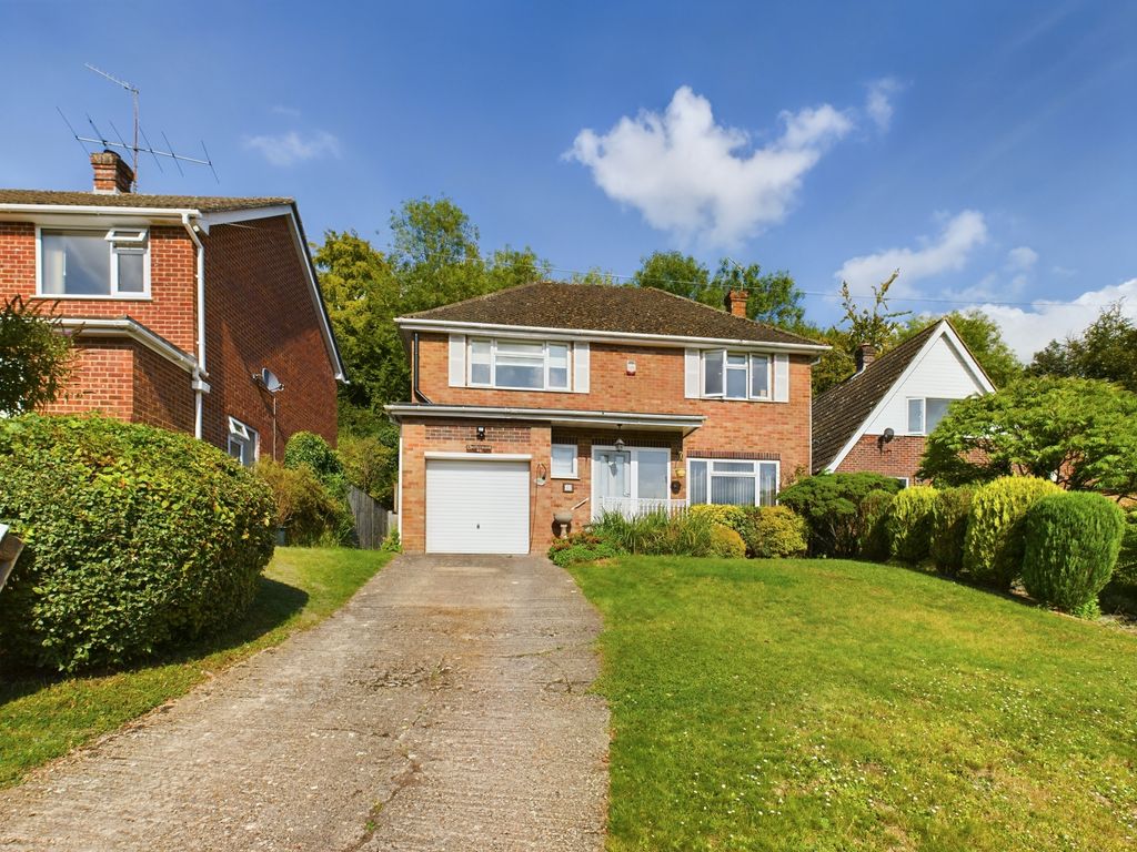 4 bed detached house for sale in Friars Gardens, Hughenden Valley, High Wycombe, Buckinghamshire HP14, £650,000