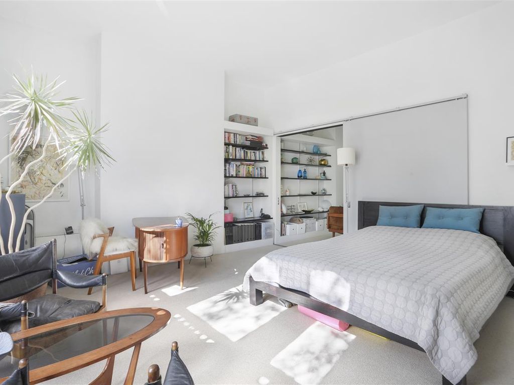 1 bed flat for sale in St. John's Grove, London N19, £750,000