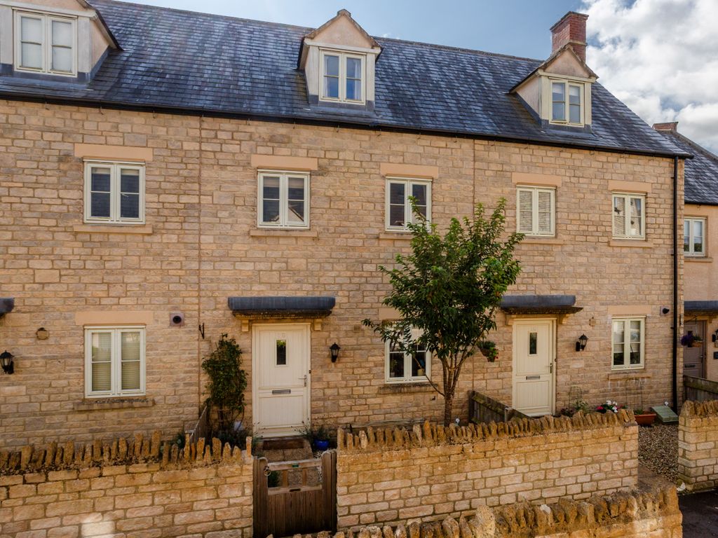 3 bed terraced house for sale in Moss Way, Cirencester GL7, £375,000