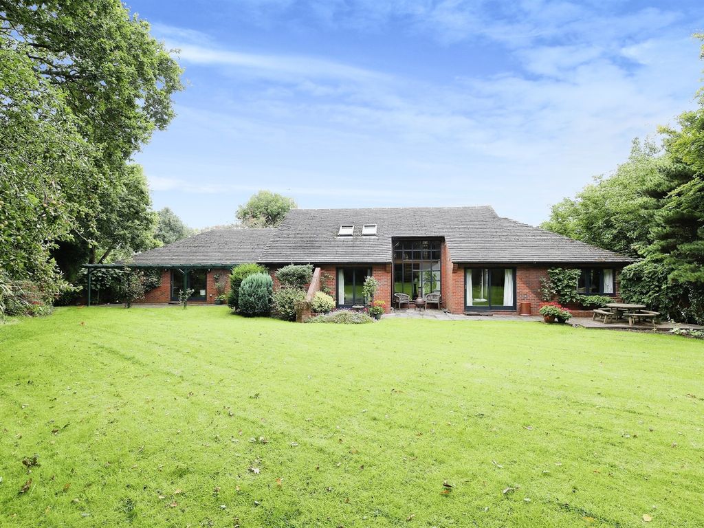 5 bed detached house for sale in Eaglesfield, Hartford, Northwich CW8, £800,000