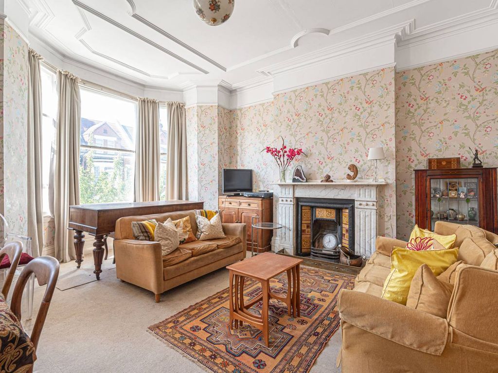 3 bed flat for sale in Callcott Road, Brondesbury, London NW6, £1,150,000