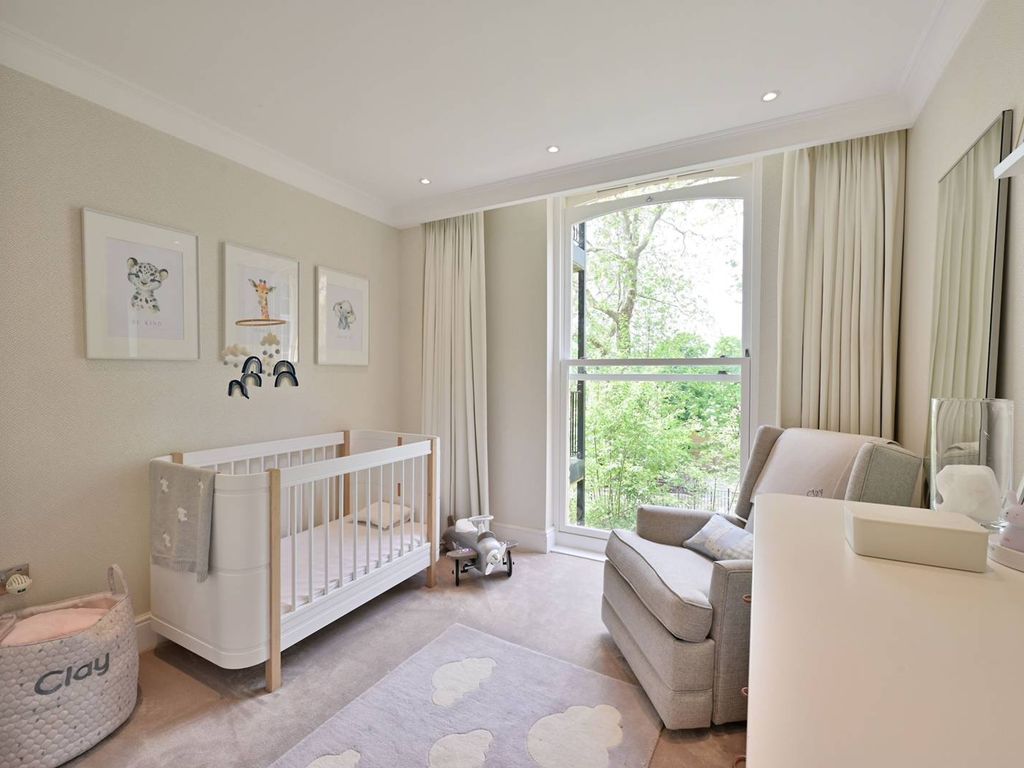 2 bed flat for sale in Chambers Park Hill, Copse Hill, London SW20, £950,000