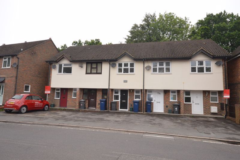 2 bed town house for sale in Kings Road, Haslemere GU27, £359,950