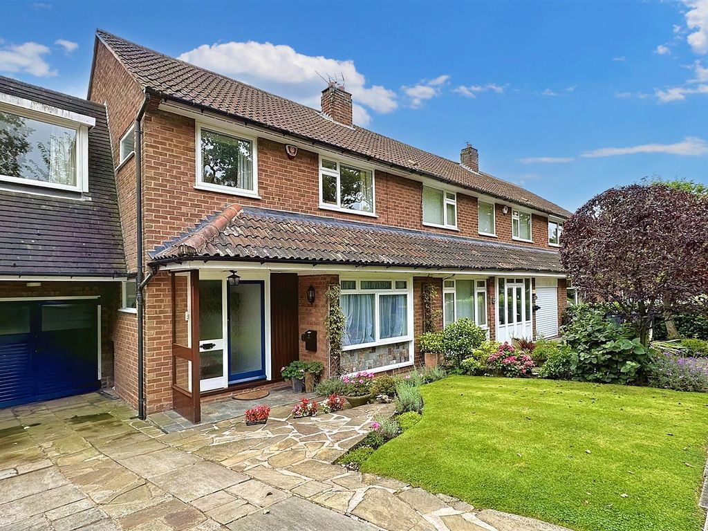 4 bed end terrace house for sale in Hay Green Lane, Bournville, Birmingham B30, £400,000