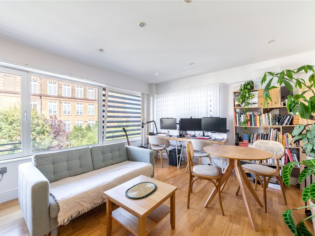 1 bed flat for sale in 1 Hare Marsh, London E2, £480,000