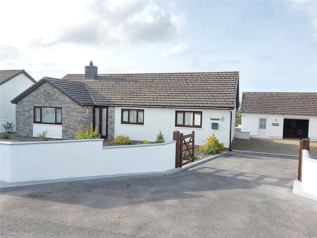3 bed bungalow for sale in Cilcennin, Lampeter, Ceredigion SA48, £340,000