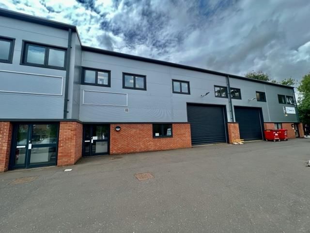 Light industrial to let in E, Loudwater Mill Business Centre, Station Road, Loudwater, High Wycombe, Bucks HP10, £44,118 pa