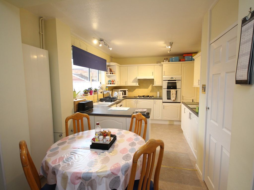 4 bed end terrace house for sale in Allison, Letchworth Garden City SG6, £375,000