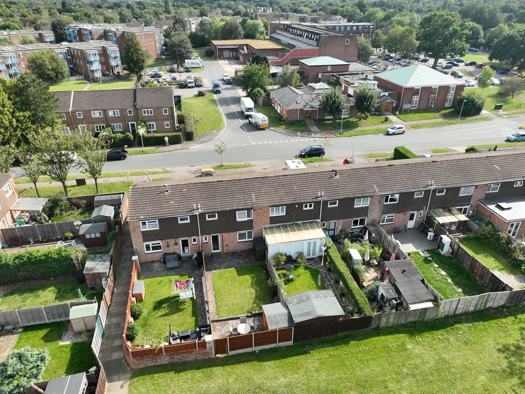 3 bed terraced house for sale in Hardings, Welwyn Garden City AL7, £400,000