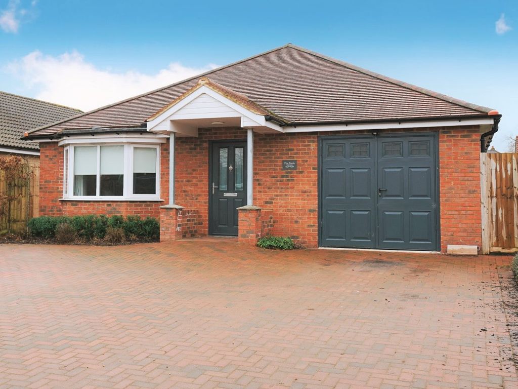 3 bed detached bungalow for sale in Orchard Close, Downham Market PE38, £365,000
