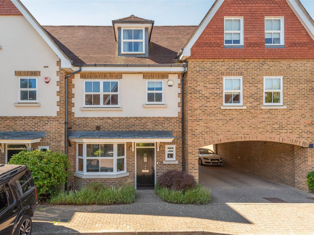 5 bed town house for sale in Gatcombe Crescent, Ascot SL5, £895,000