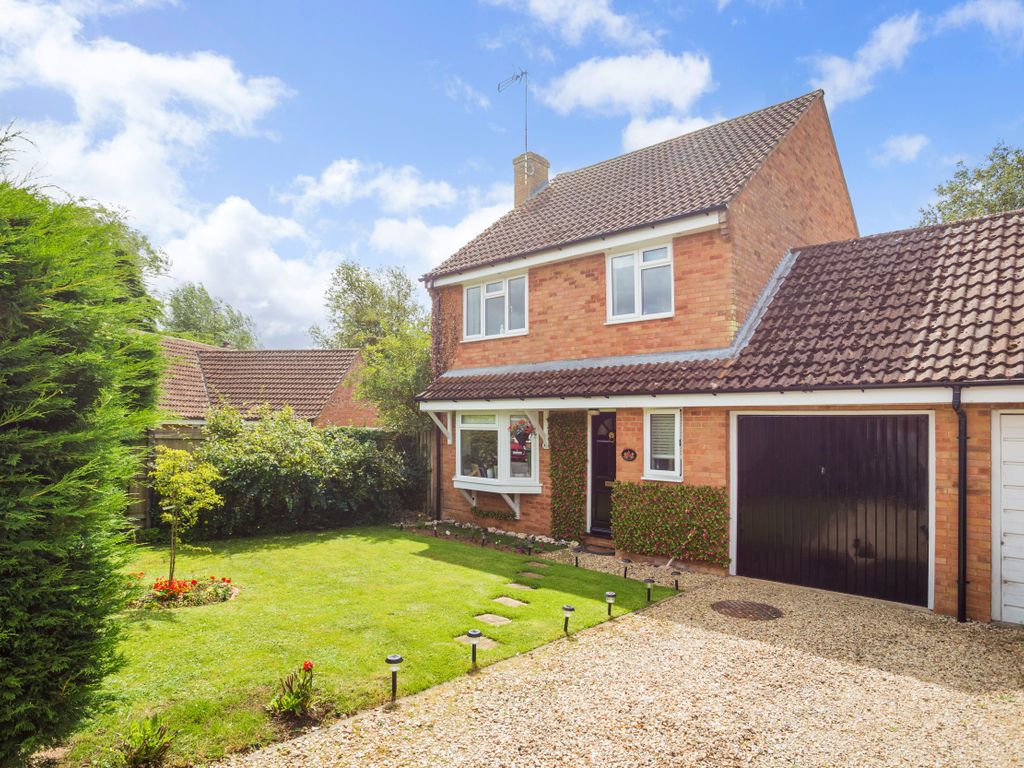 3 bed link-detached house for sale in Hawthorne Way, Great Shefford RG17, £425,000