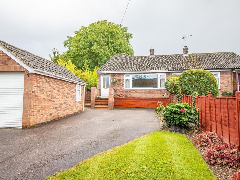 4 bed semi-detached bungalow for sale in St. Peters Street, Duxford, Cambridge CB22, £495,000