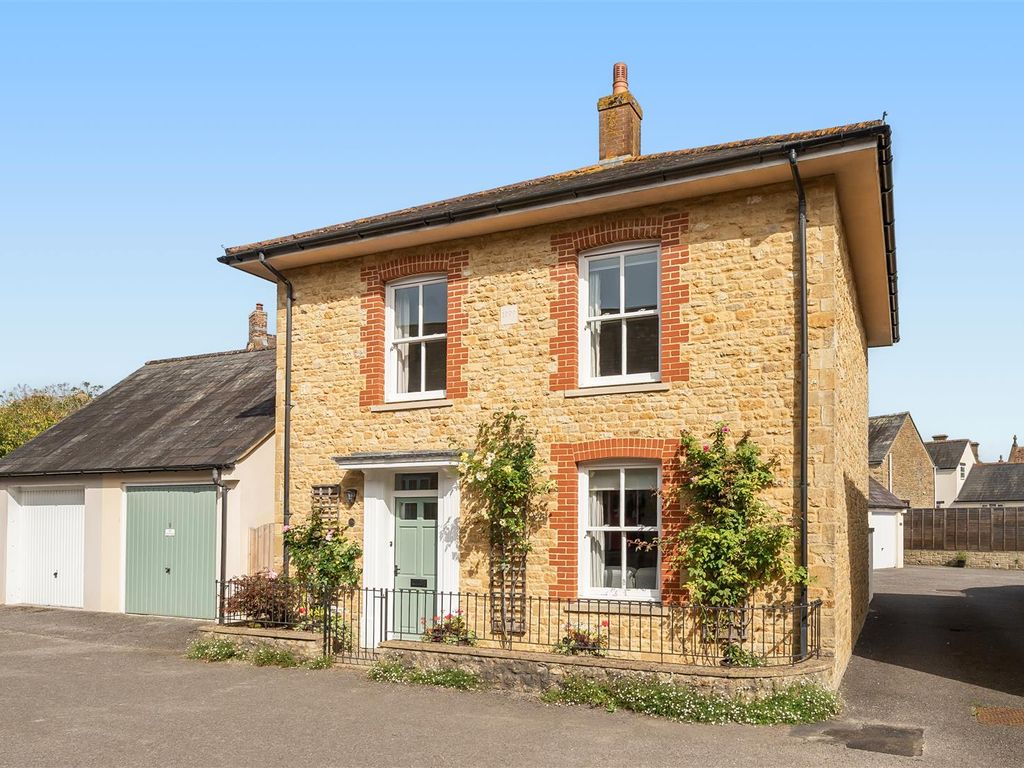 3 bed detached house for sale in School House Close, Beaminster DT8, £550,000