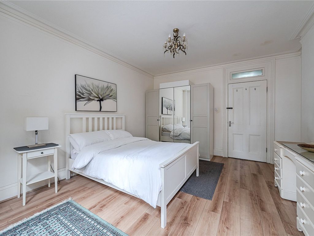 2 bed flat for sale in Old Marylebone Road, London NW1, £660,000