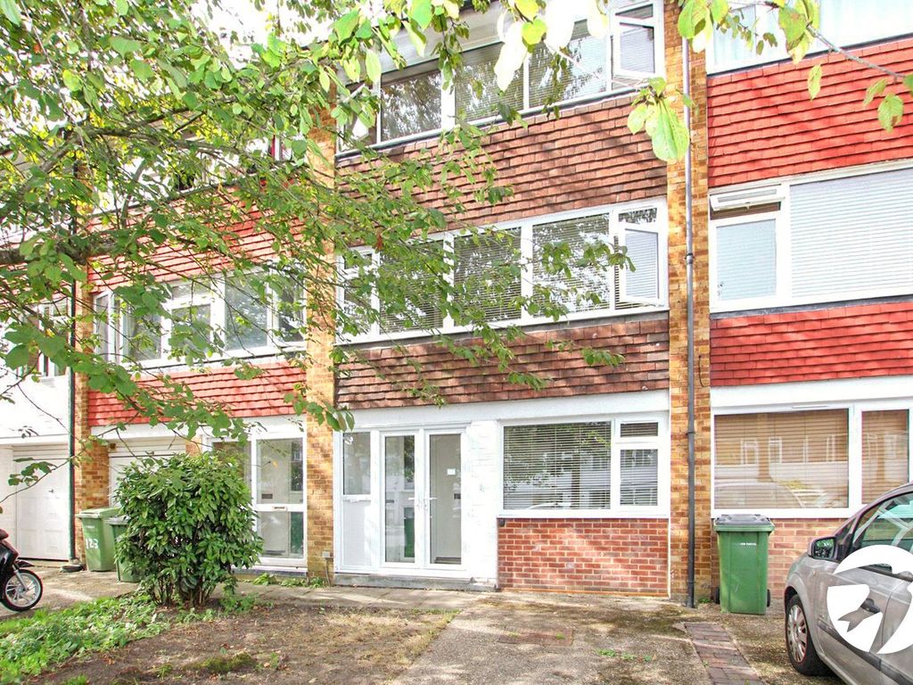 4 bed detached house for sale in Oakways, Eltham, London SE9, £465,000