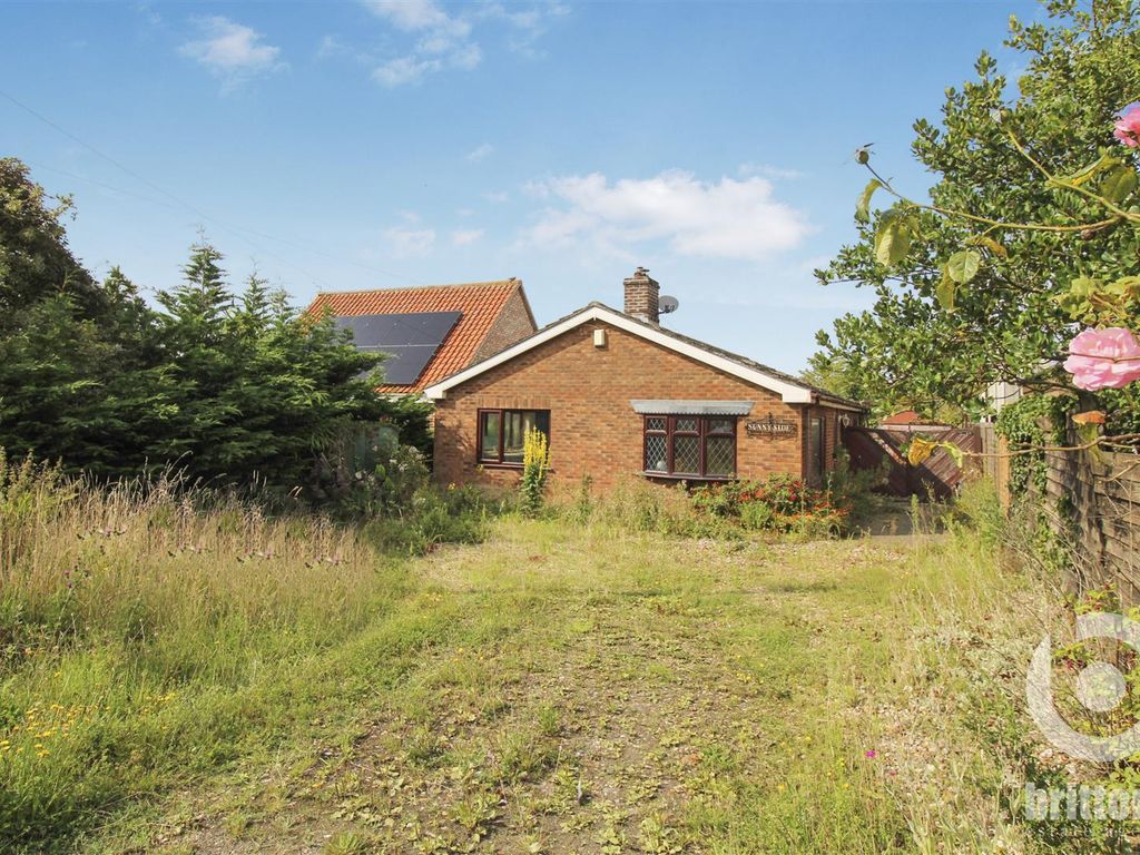 2 bed detached bungalow for sale in Lynn Road, East Winch, King's Lynn PE32, £350,000