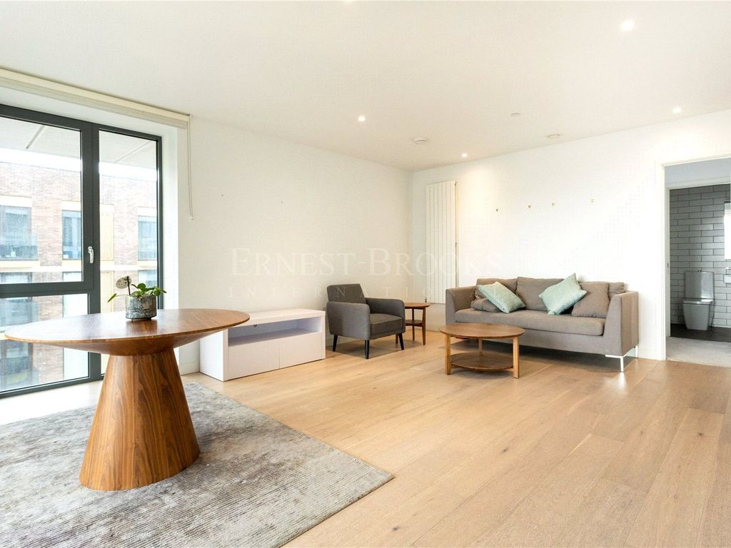 2 bed flat for sale in Fairwater House, Royal Wharf, Royal Victoria Docks E16, £585,000