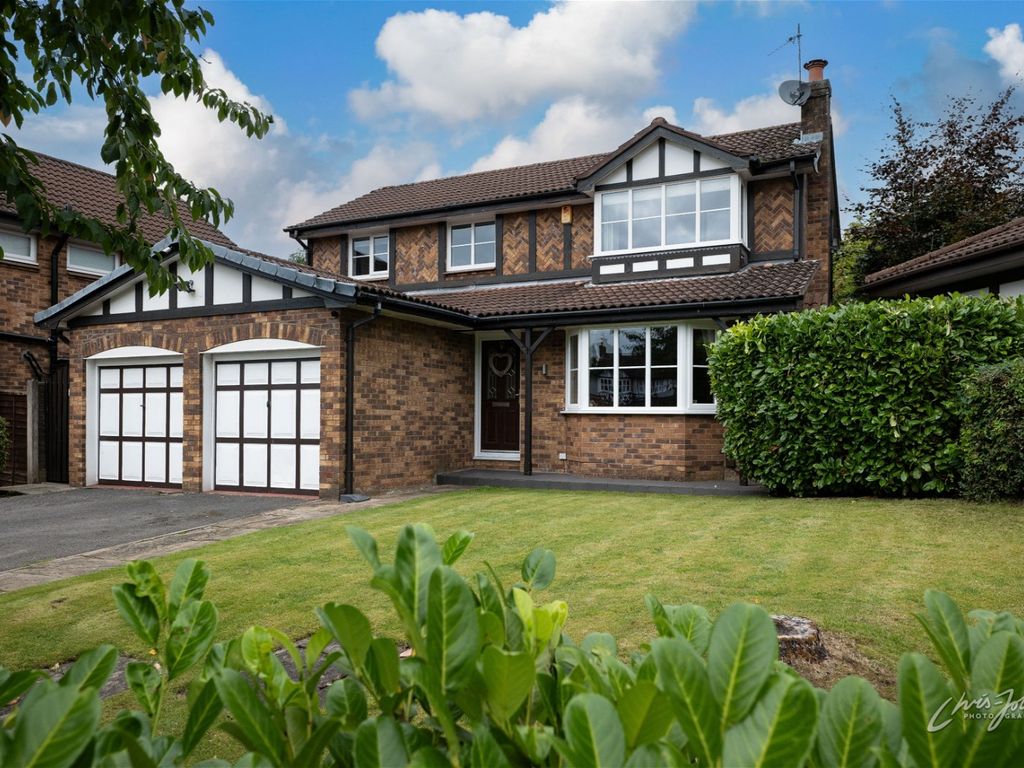 4 bed detached house for sale in Broadwood Close, High Lane, Stockport SK12, £595,000
