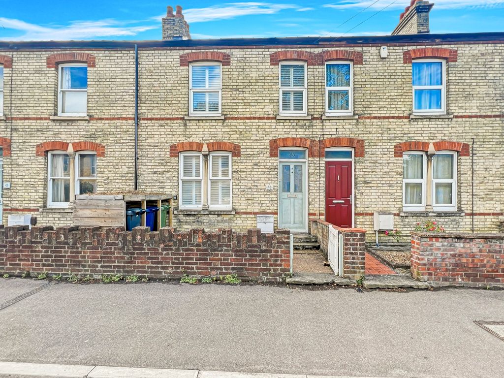 2 bed terraced house for sale in Histon Road, Cambridge CB4, £535,000
