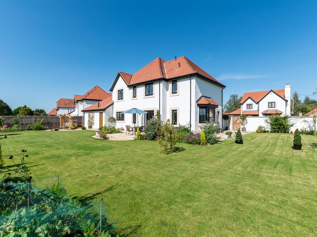 4 bed detached house for sale in Meadow Lea, Hallatrow, Bristol BS39, £750,000