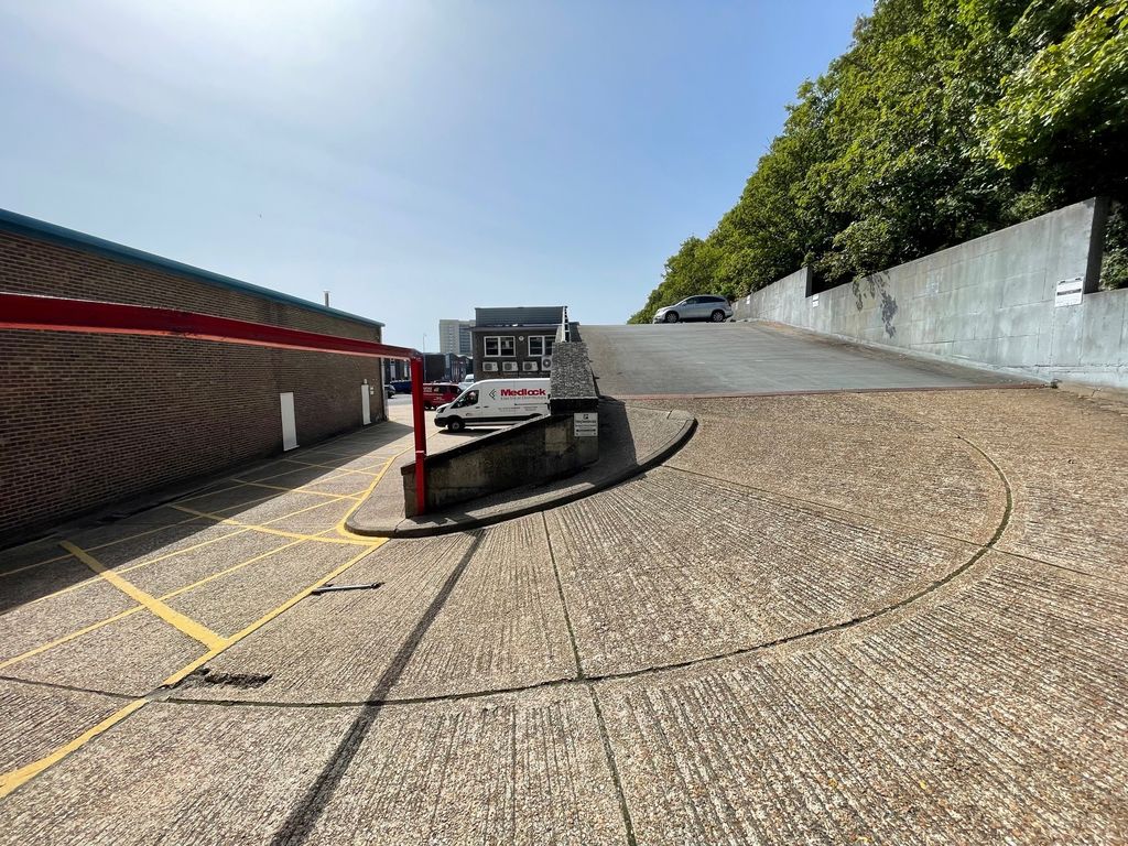 Parking/garage to let in Stevenson Road, Brighton BN2, £40,000 pa