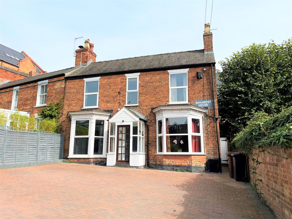 3 bed semi-detached house for sale in Beaumont Fee, Lincoln LN1, £365,000