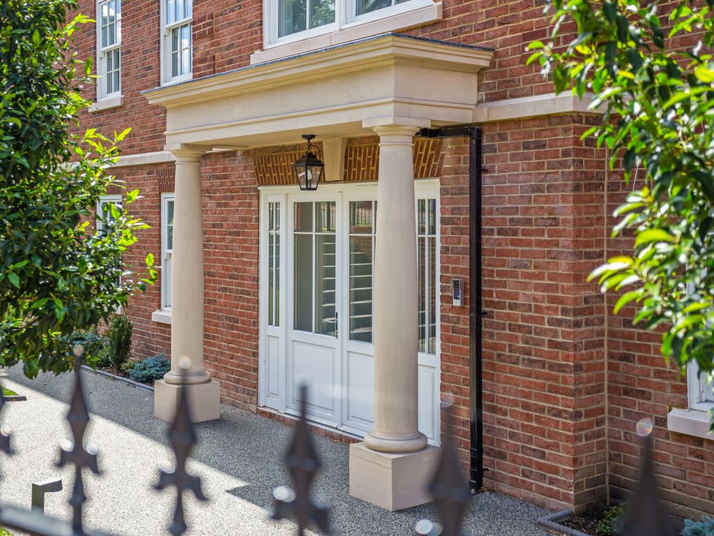 New home, 2 bed flat for sale in Station Approach, Harpenden AL5, £575,000