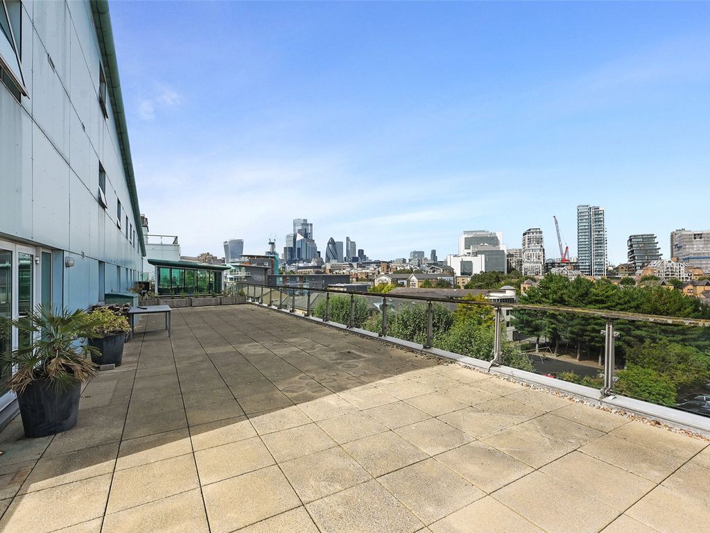 2 bed flat for sale in Cinnabar Wharf Central, 24 Wapping High Street, London E1W, £750,000