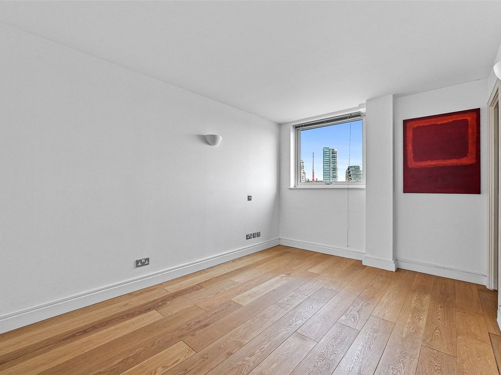 2 bed flat for sale in Cinnabar Wharf Central, 24 Wapping High Street, London E1W, £750,000