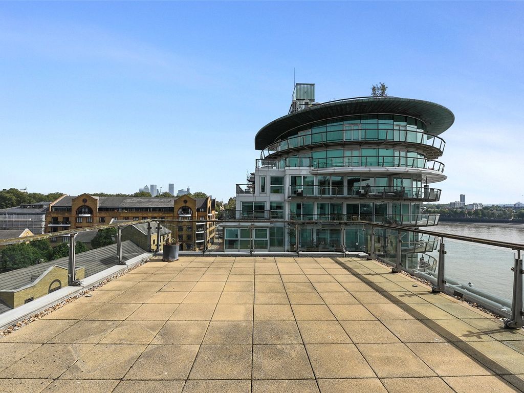 2 bed flat for sale in Cinnabar Wharf Central, 24 Wapping High Street, London E1W, £750,000