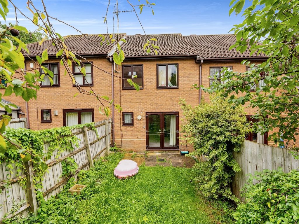 3 bed terraced house for sale in Farnell Court, Loughton, Milton Keynes MK5, £350,000