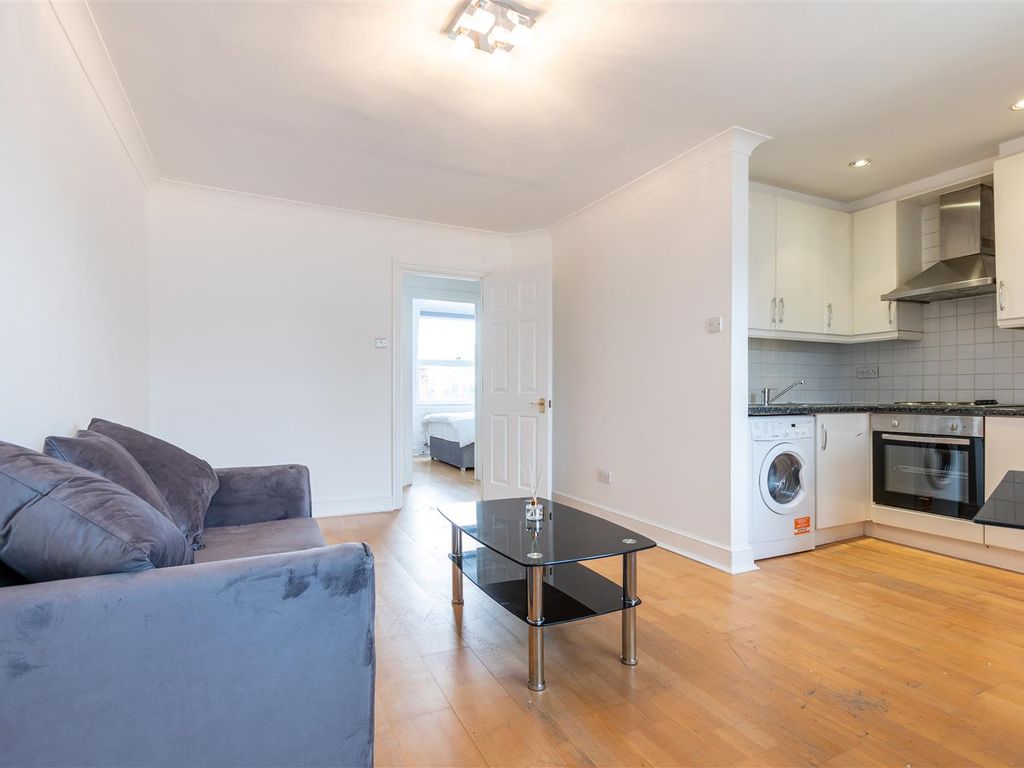 1 bed flat to rent in Finchley Road, Swiss Cottage NW3, £1,625 pcm