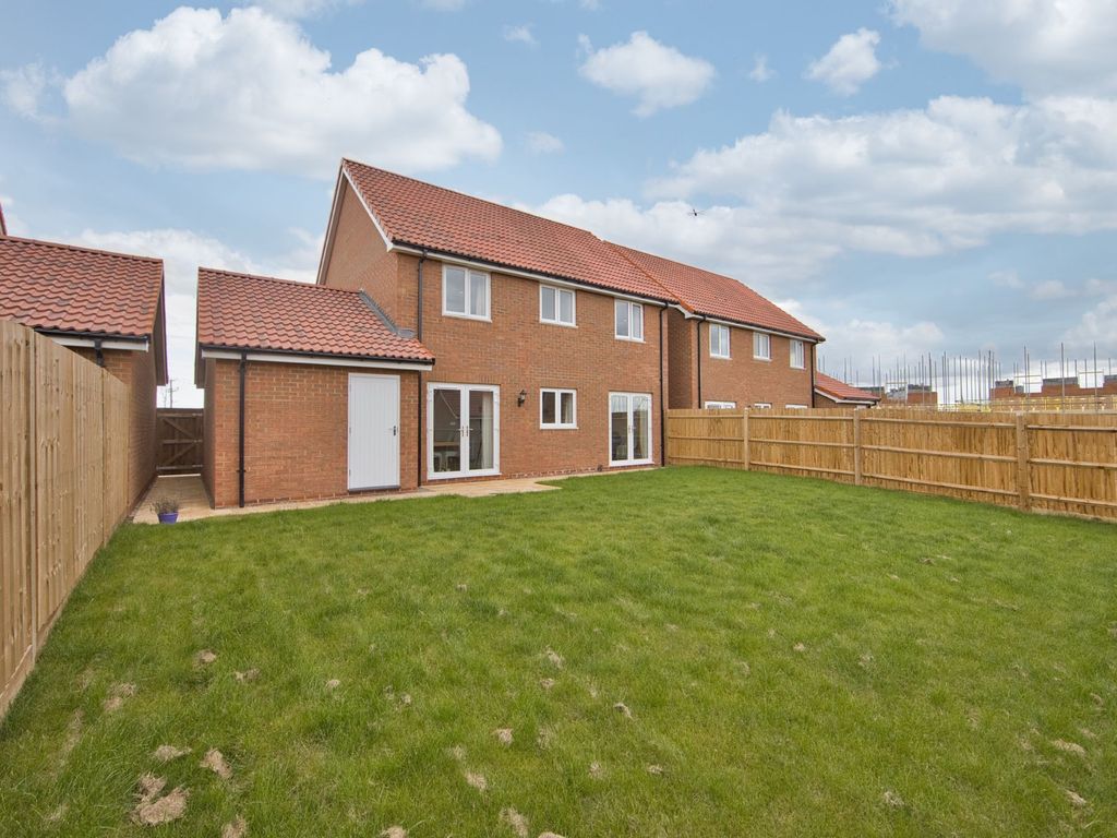 4 bed detached house for sale in Blackmill Way, Sandwich CT13, £450,000