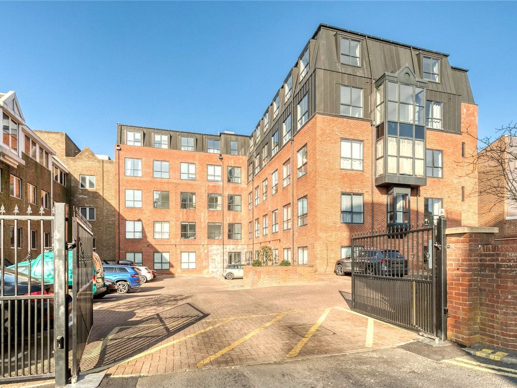 New home, 1 bed flat for sale in London Road, Camberley, Surrey GU15, £218,500