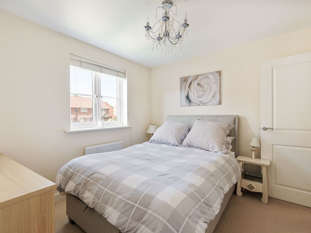 4 bed terraced house for sale in The Campus, Loughton IG10, £550,000